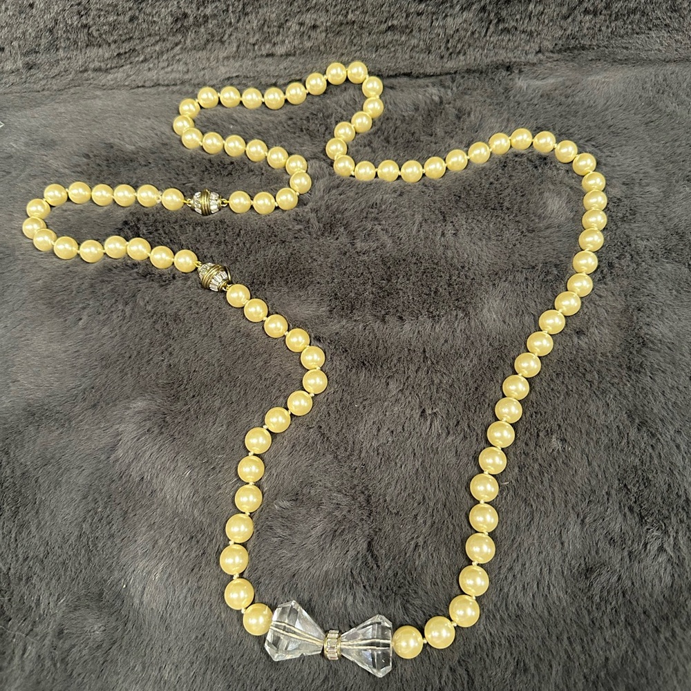 Heidi Daus Mary popping Faux Pearl Necklace